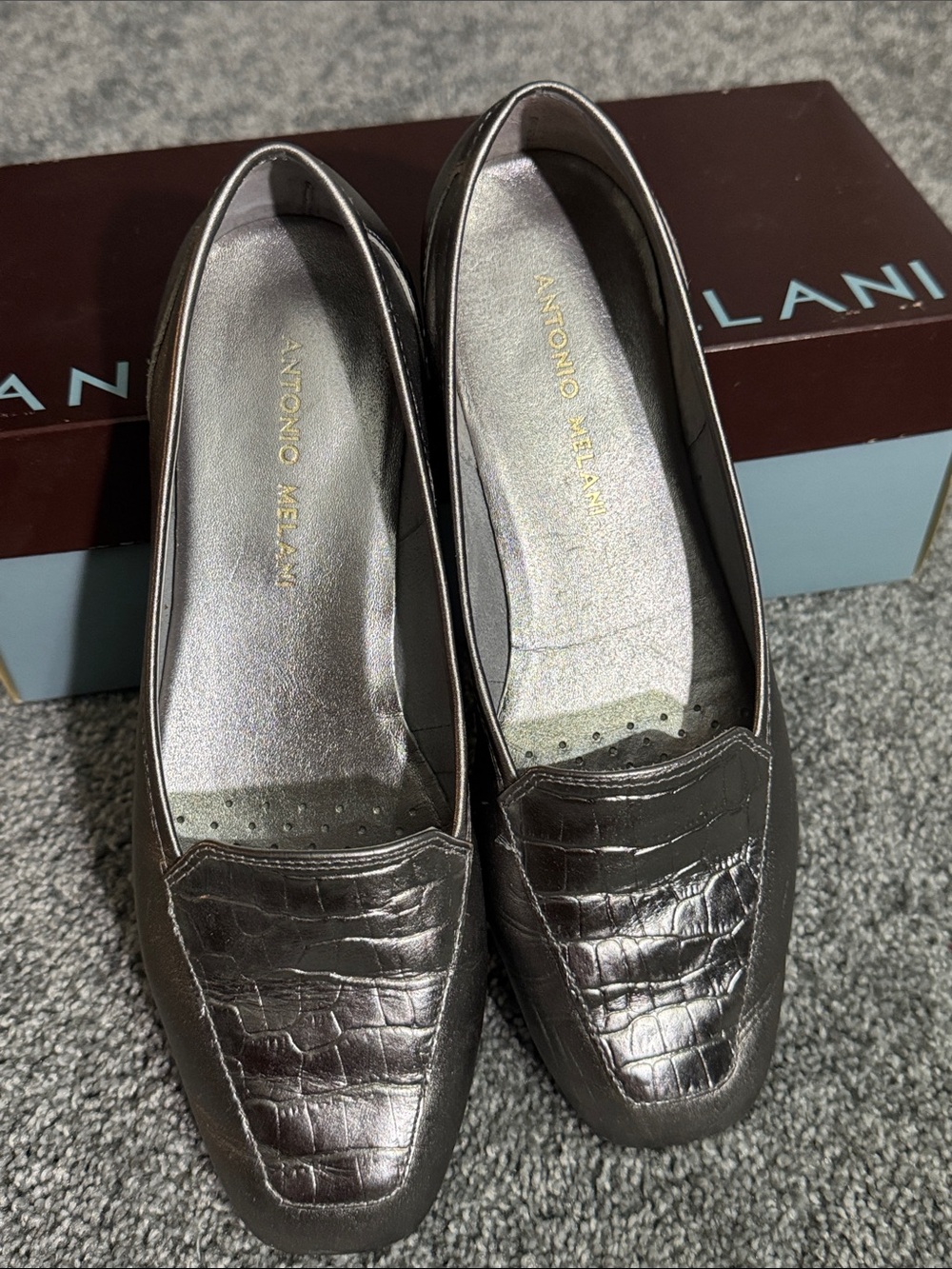 ANTONIO MELANI Metallic Silver Croc-Embossed Empire Loafers Size 6 - Picture 4 of 5